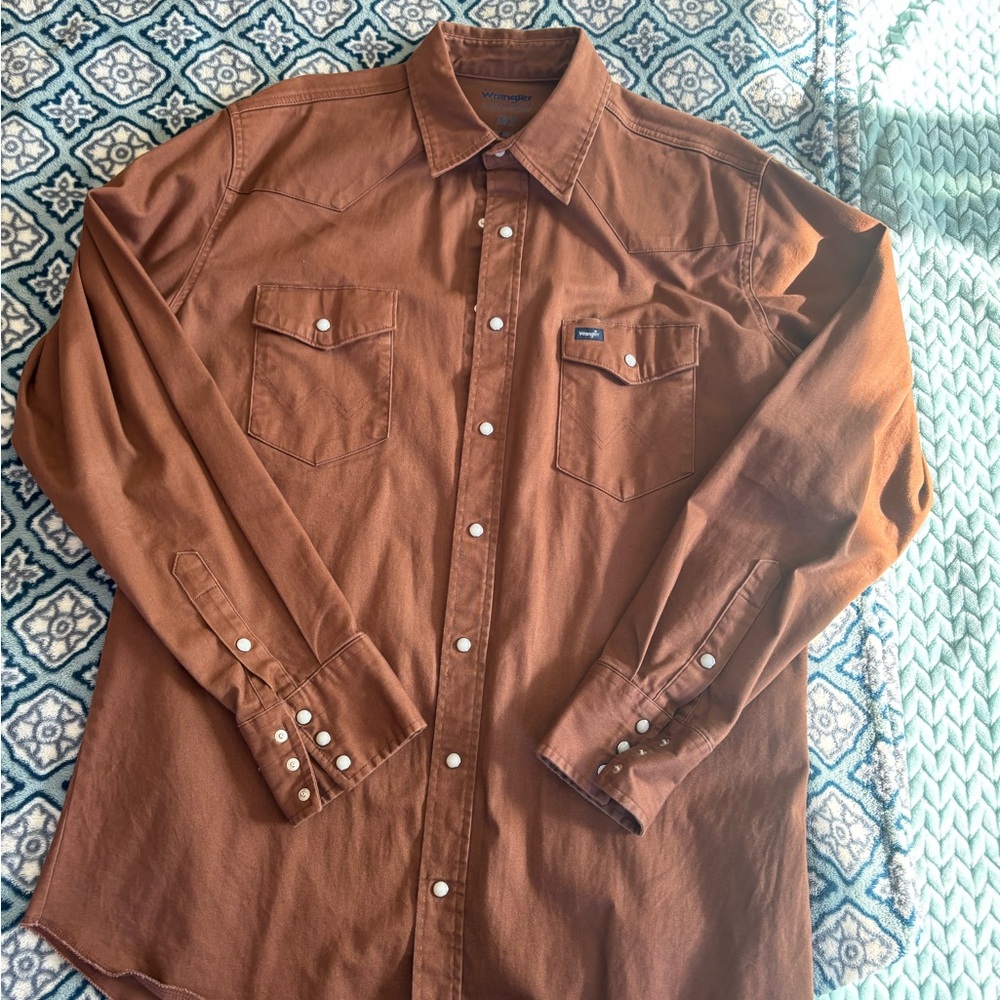 Wrangler Men's Tan Button Down Shirt